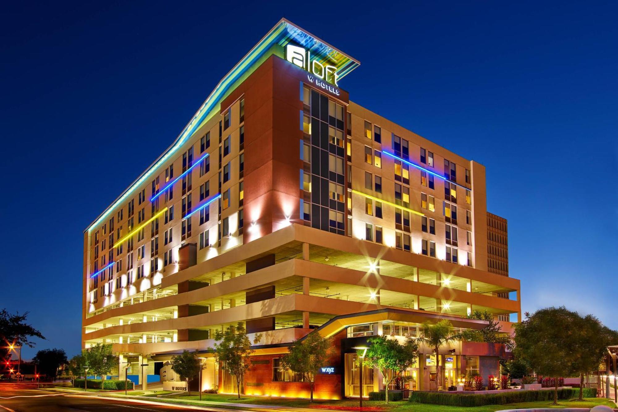 Aloft Houston By The Galleria Экстерьер фото