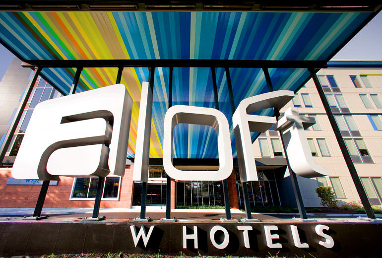 Aloft Houston By The Galleria Экстерьер фото